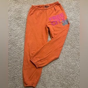 VGUC Free City sweats, sz lg.  perfect condition.